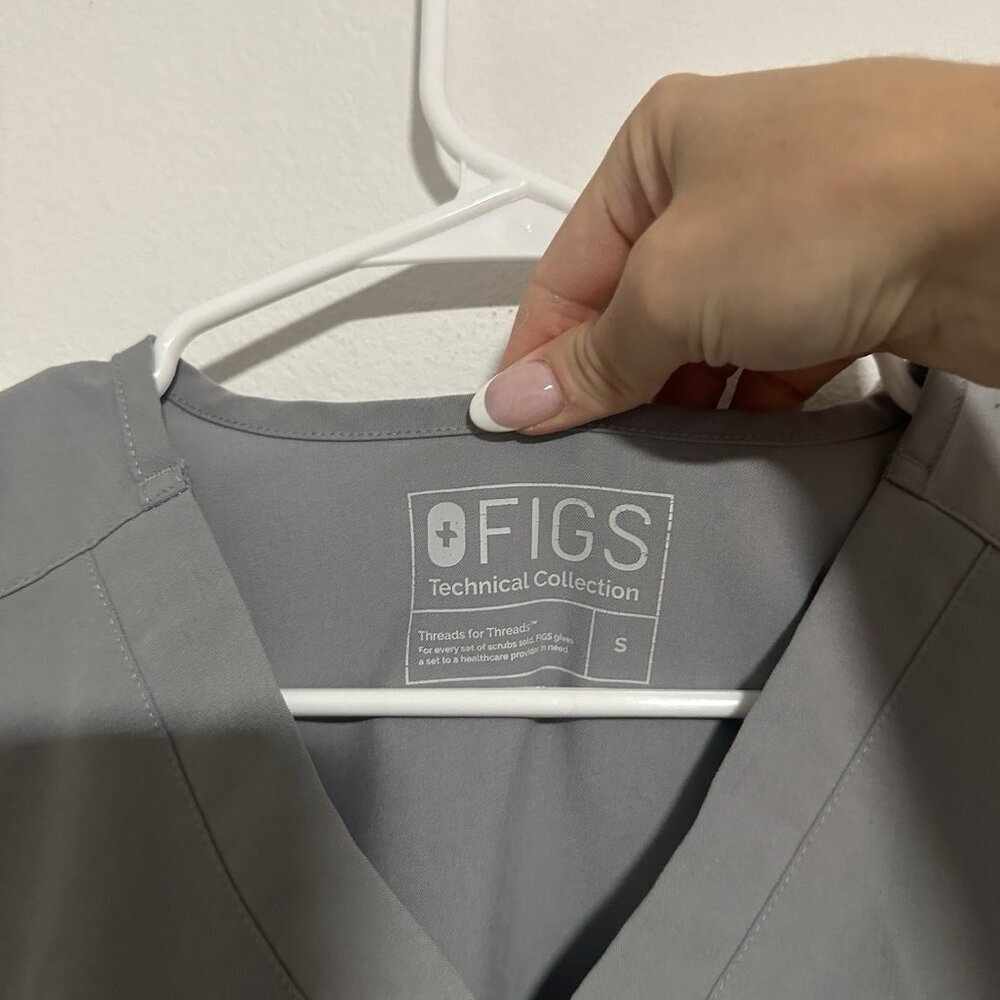 Figs Scrub Top Womens Size Small Gray Pockets Short Sleeve Medical Nurse‎ - Picture 3 of 7